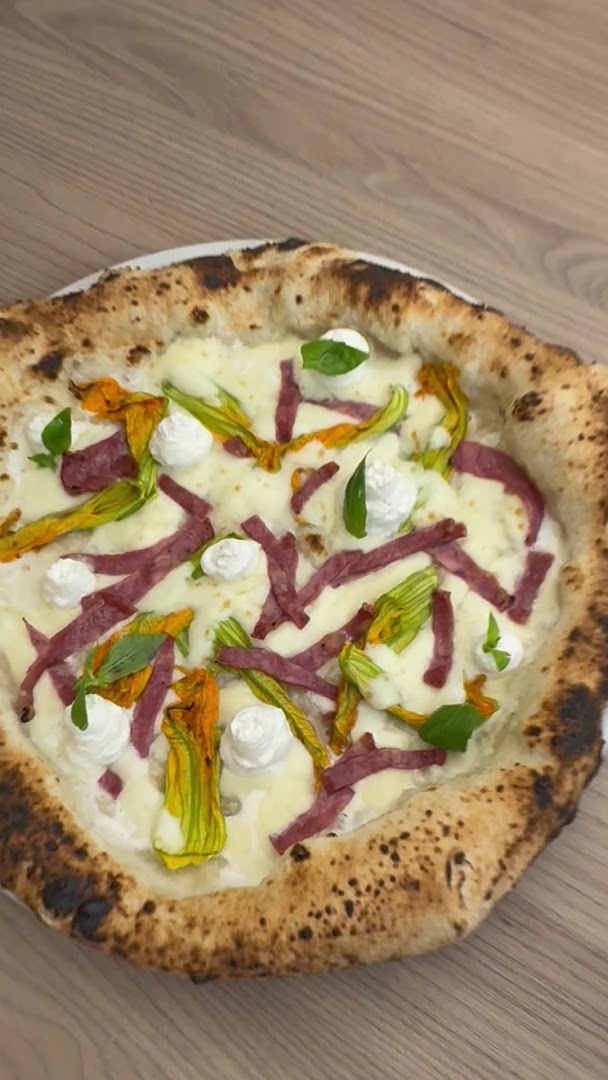 Con Gusto Risto Pizza