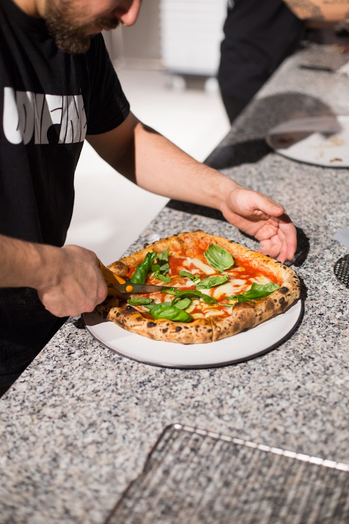 CONFINE - PIZZA E CANTINA, Milano