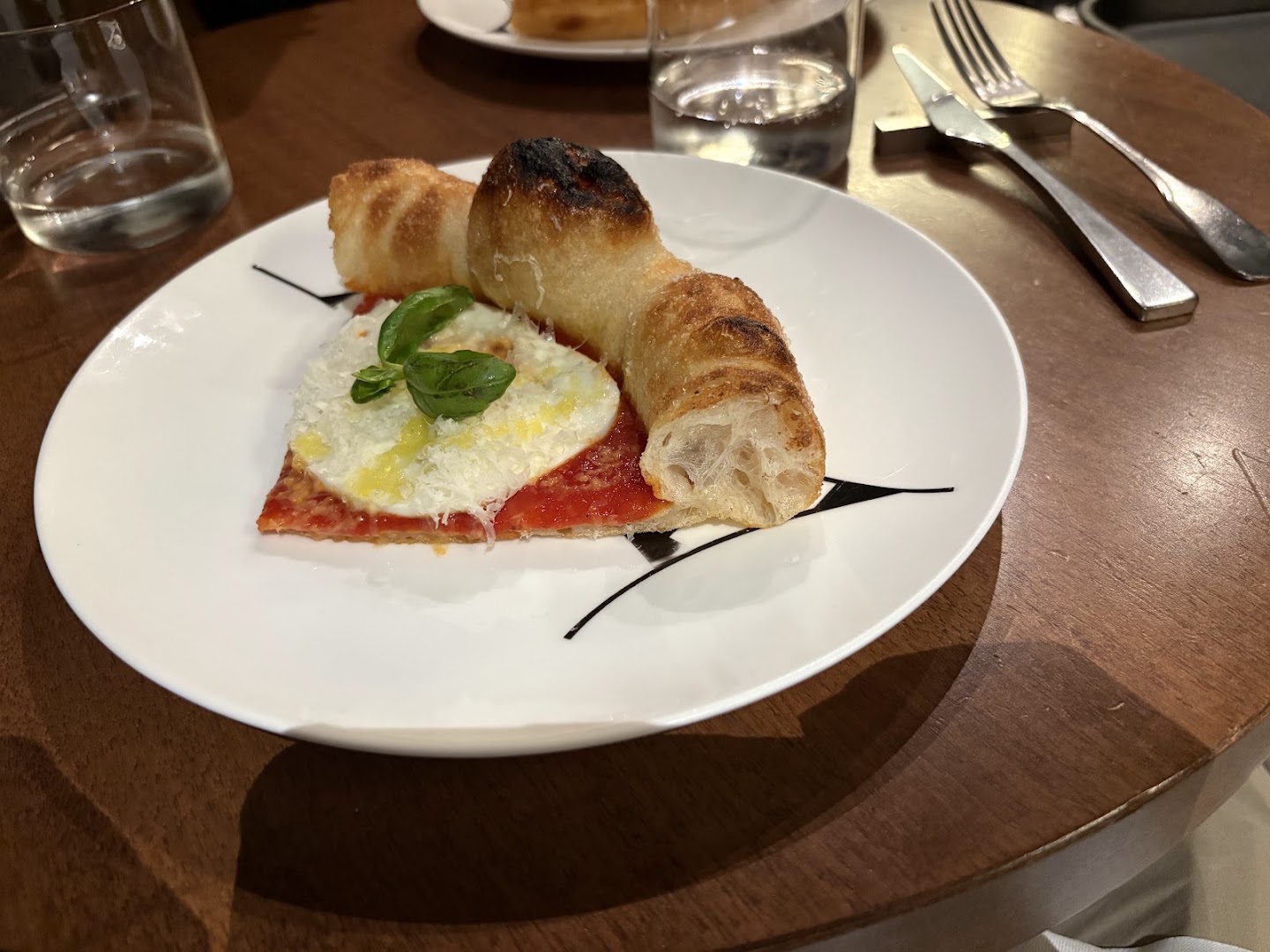 CONFINE - PIZZA E CANTINA