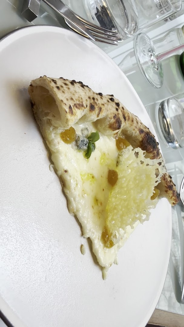 CONFINE - PIZZA E CANTINA