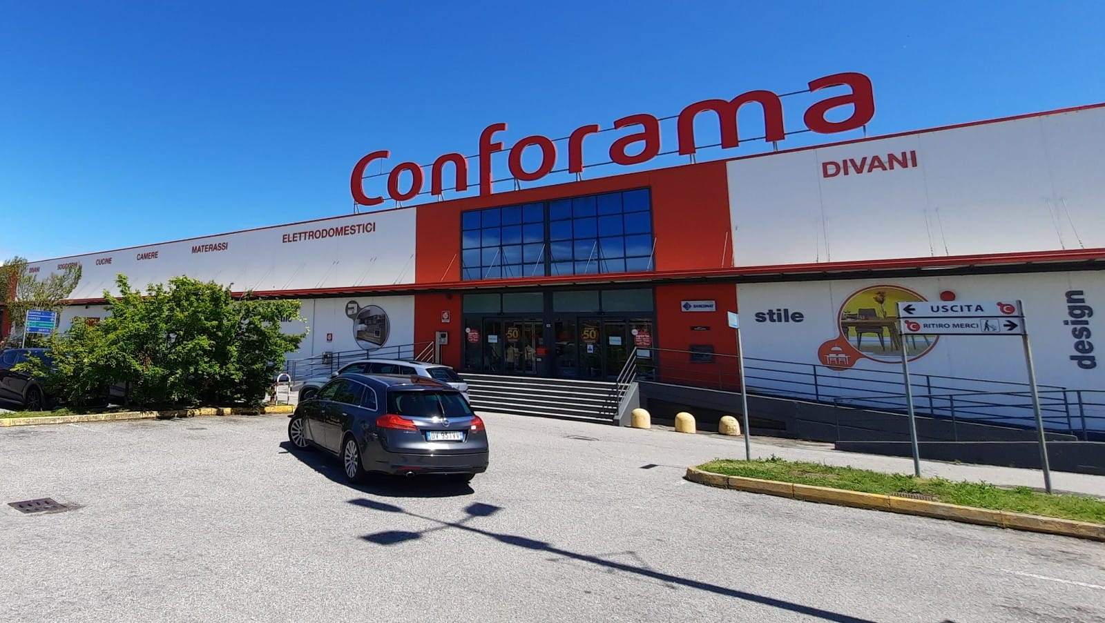 Conforama Vergiate, Vergiate