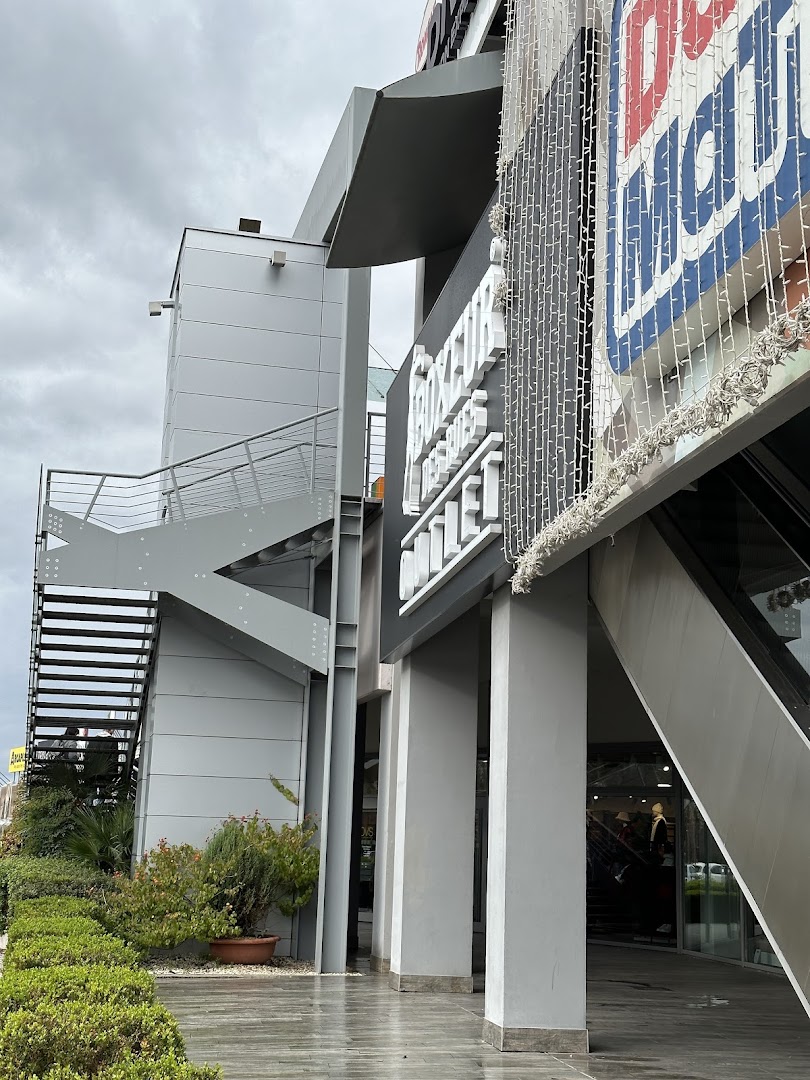 CorridoMnia Shopping Park