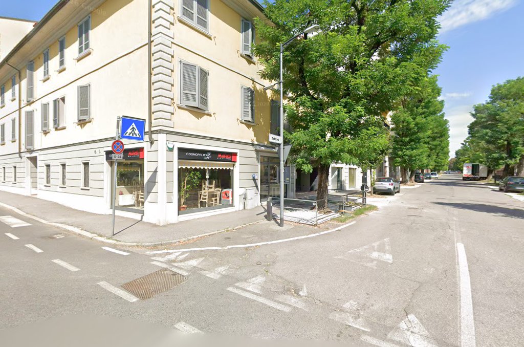 Cosmopolitan Café