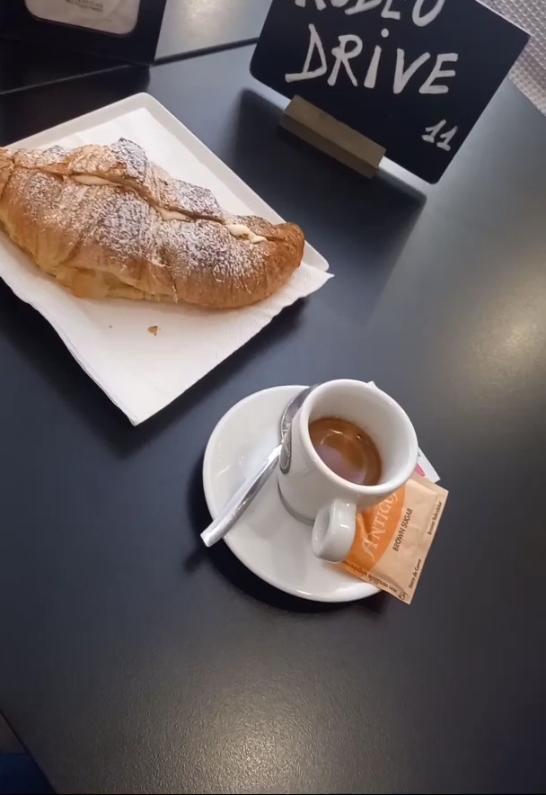 Cosmopolitan Pizzeria