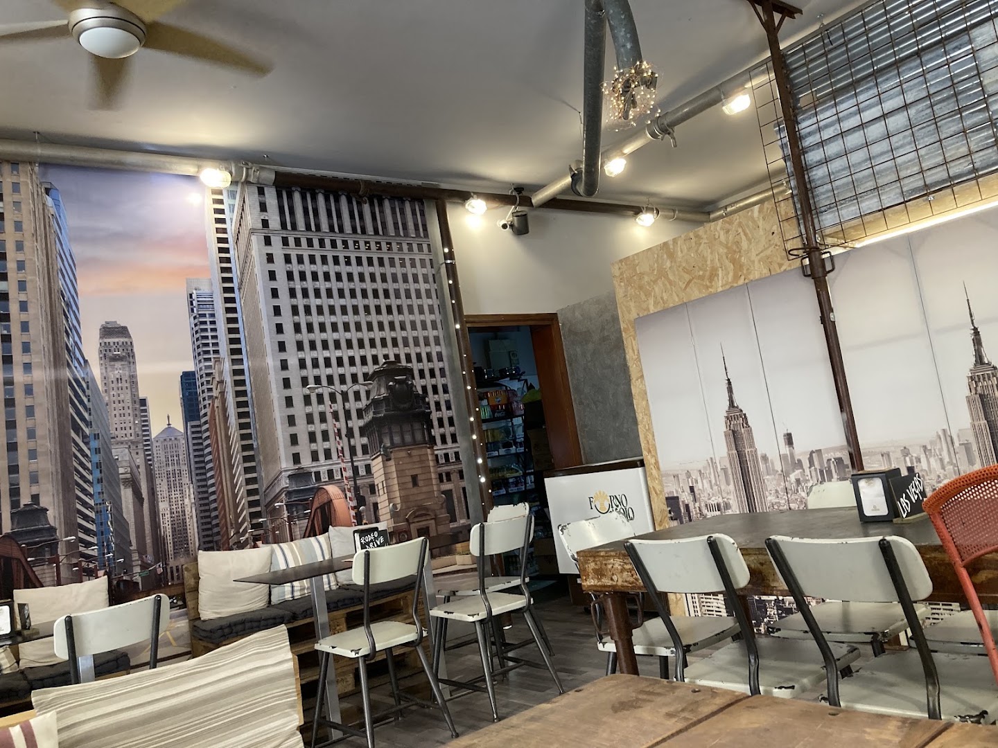 Cosmopolitan Pizzeria