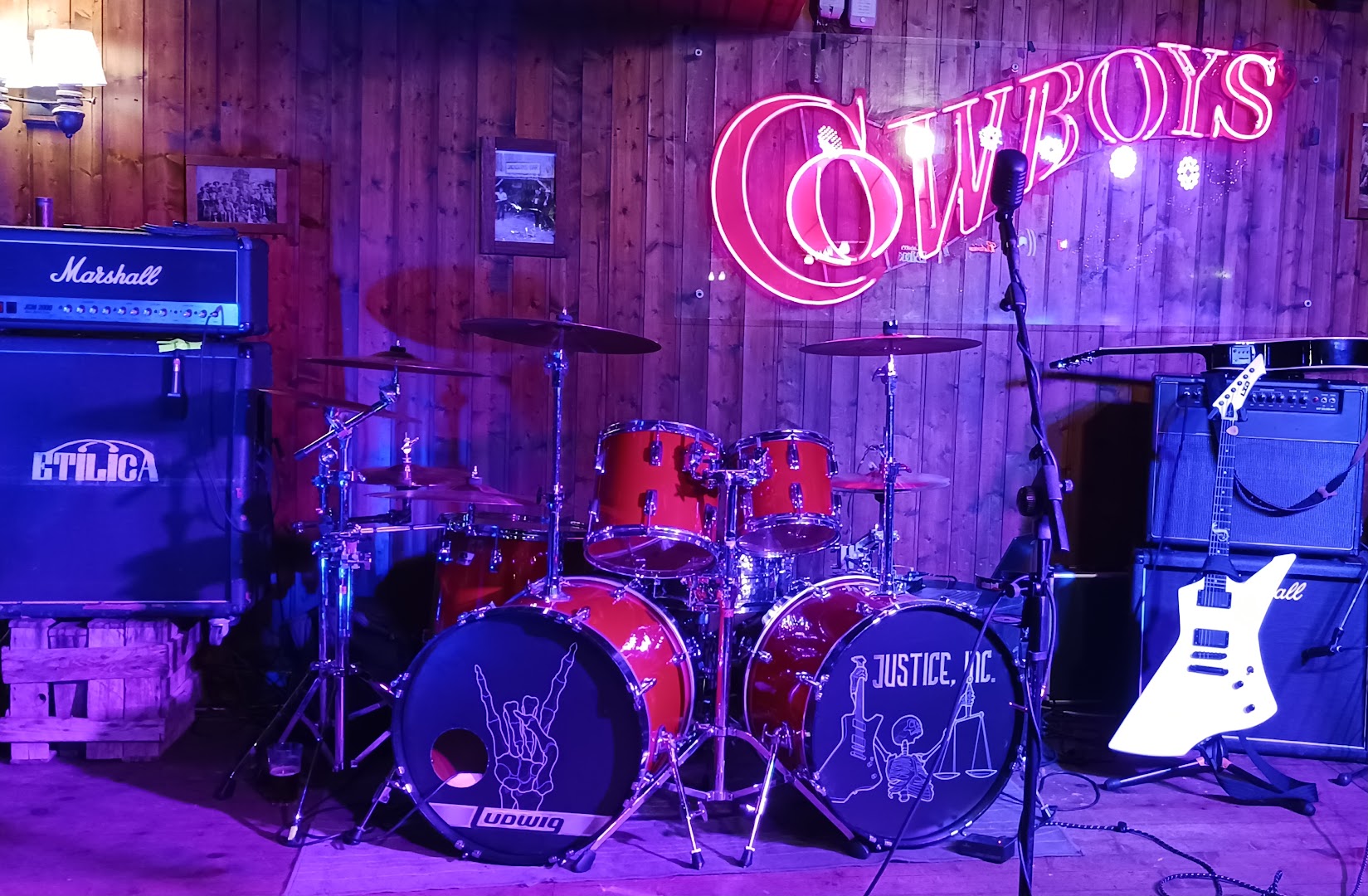 Cowboys' Guest Ranch