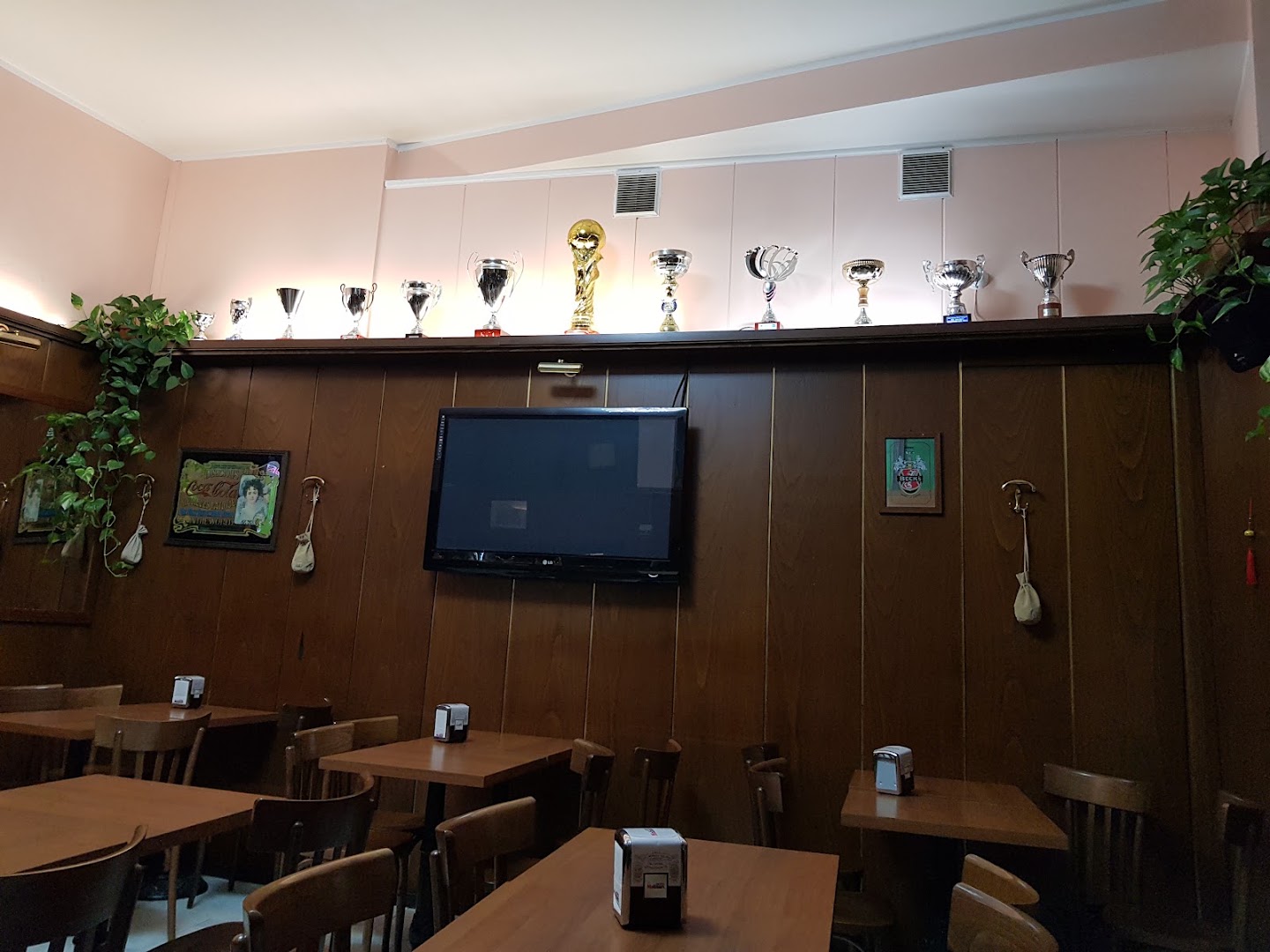 Crackerjack Café