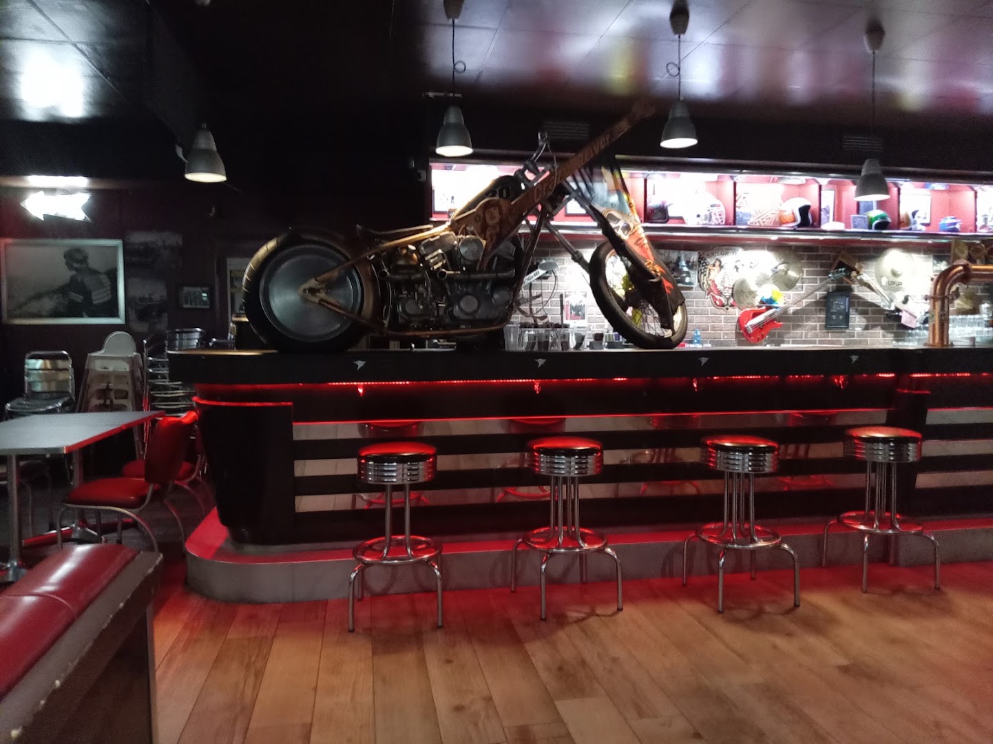 Crazy Driver Rock 'n' Grill