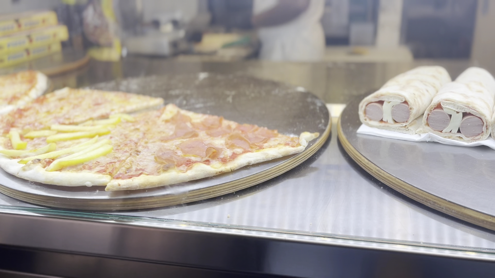 Crazy Pizza (halal pizza)