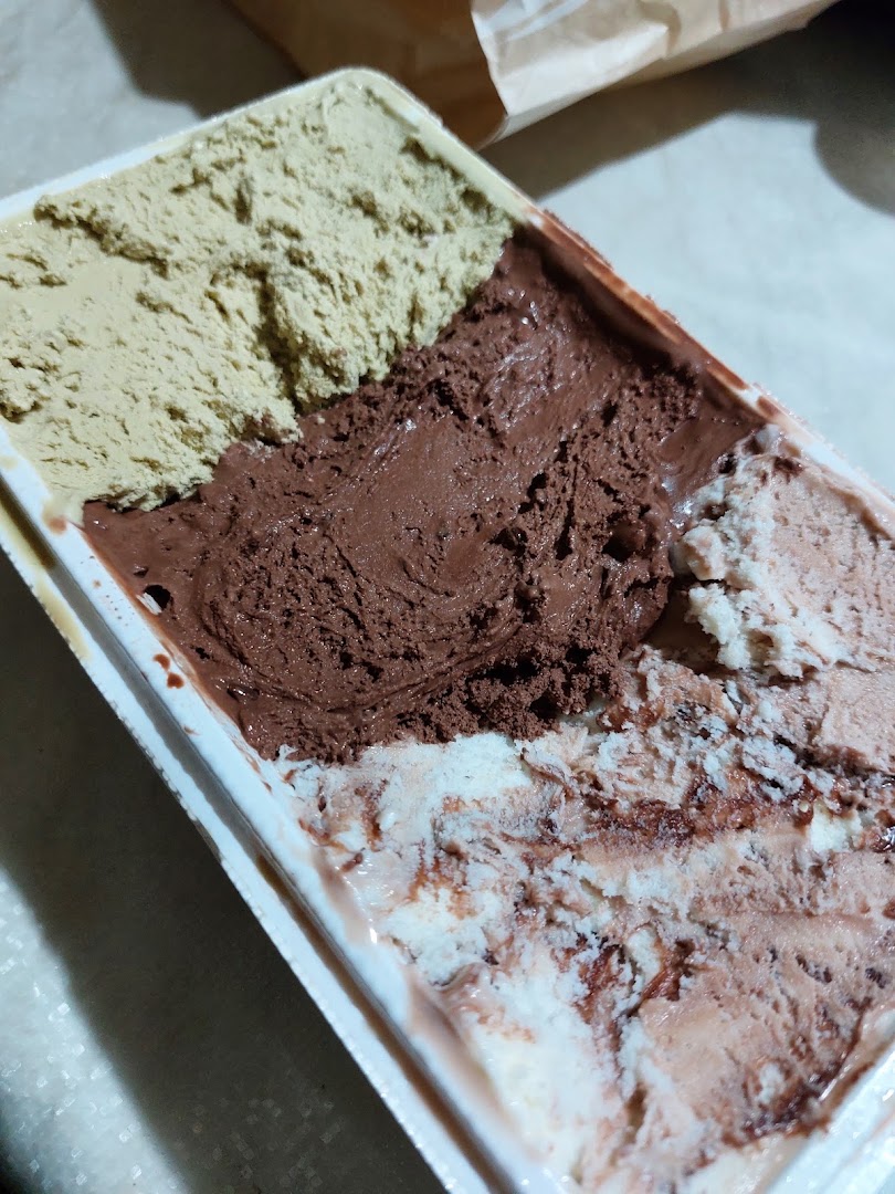 Crema e cioccolato p.co 900, Acerra