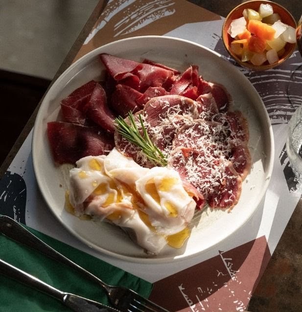 Cresta Ristorante Pizzeria - Un locale mille storie