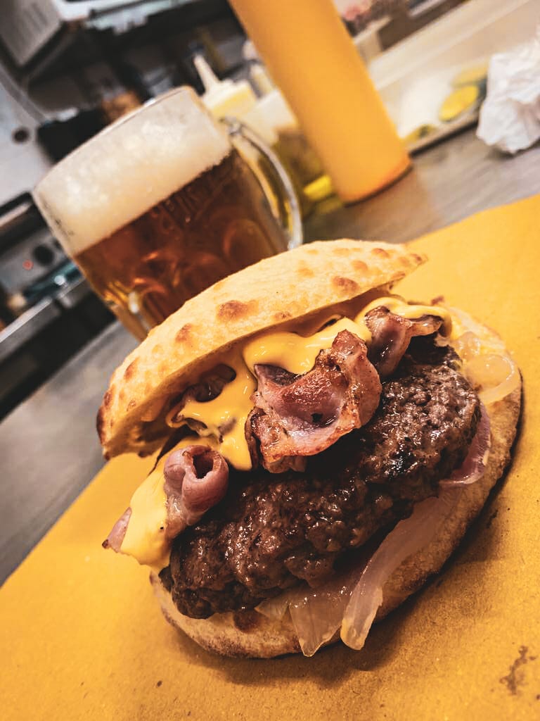 Crossroad Saloon, Bari
