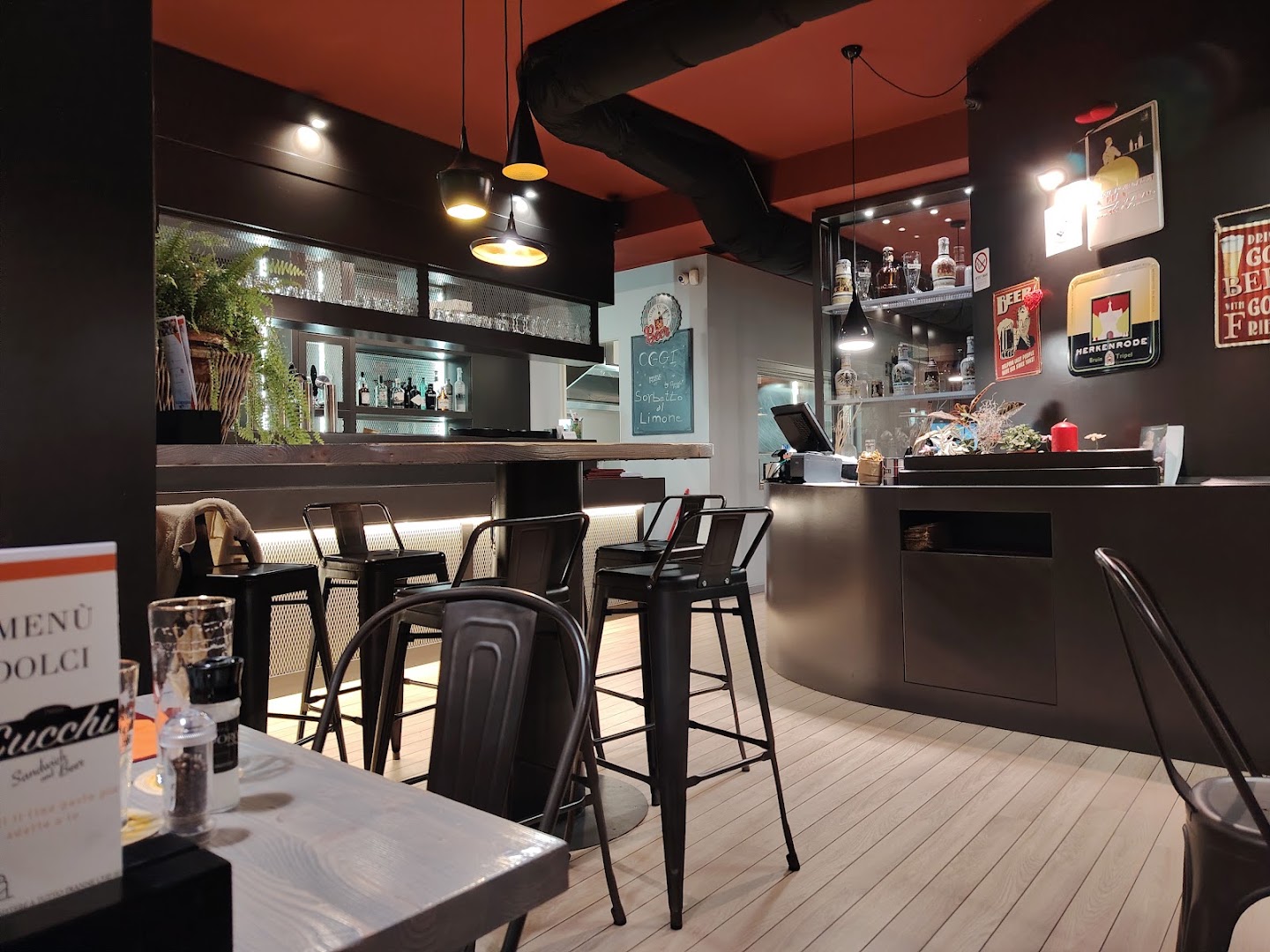 Cucchi Pub - bar, paninoteca e birreria