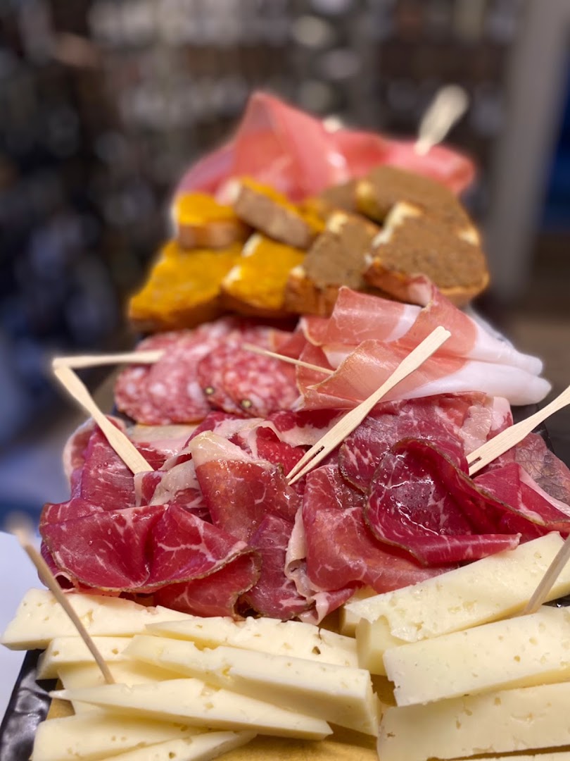 Cuvèe Enoteca & Wine Bar