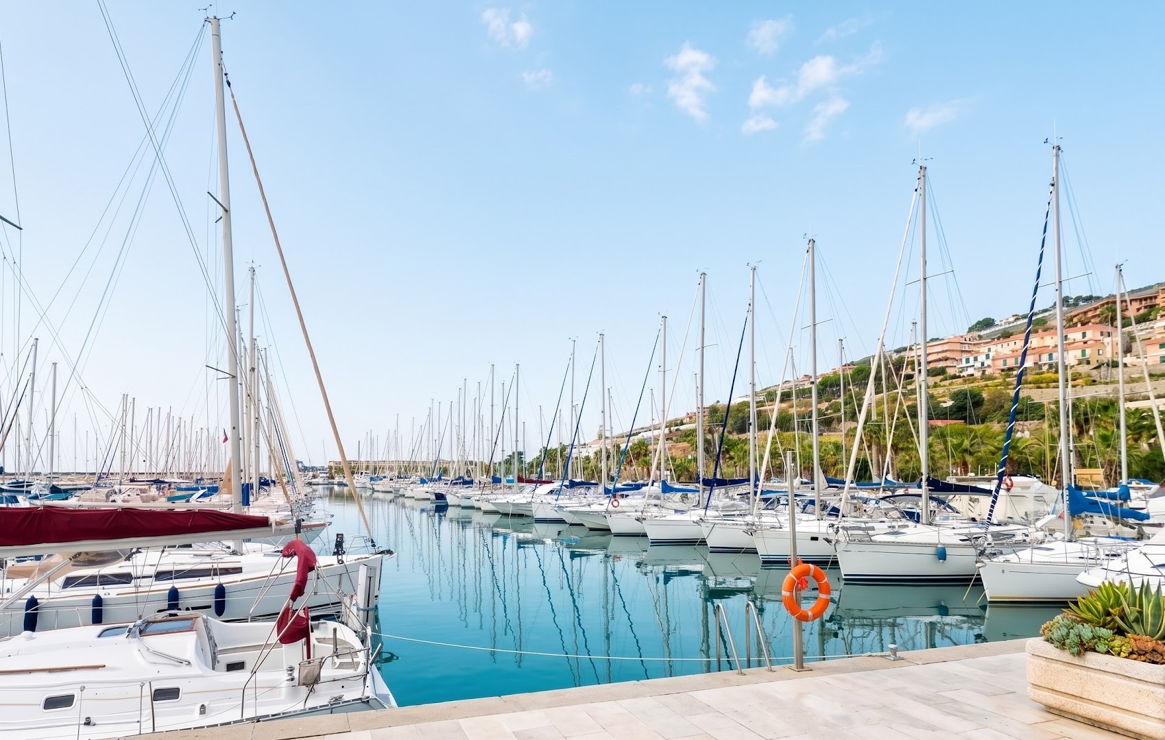 D-Marin Aregai Marina