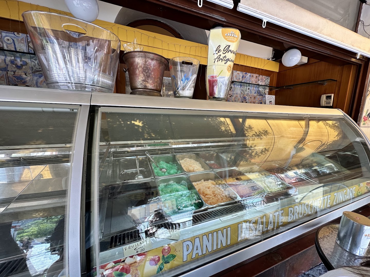 Da Ciccio - Gelati, bar e tabacchi