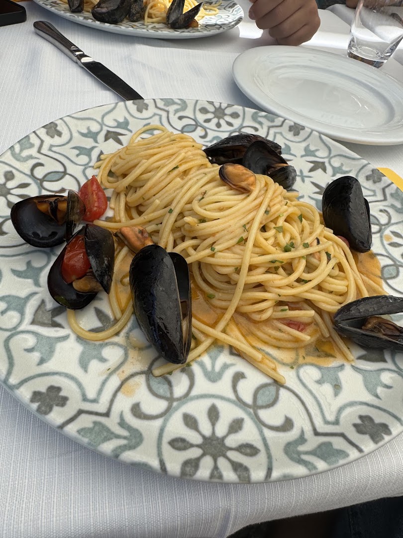 Da Luca ristorante pizzeria & Lounge bar porto di Forio