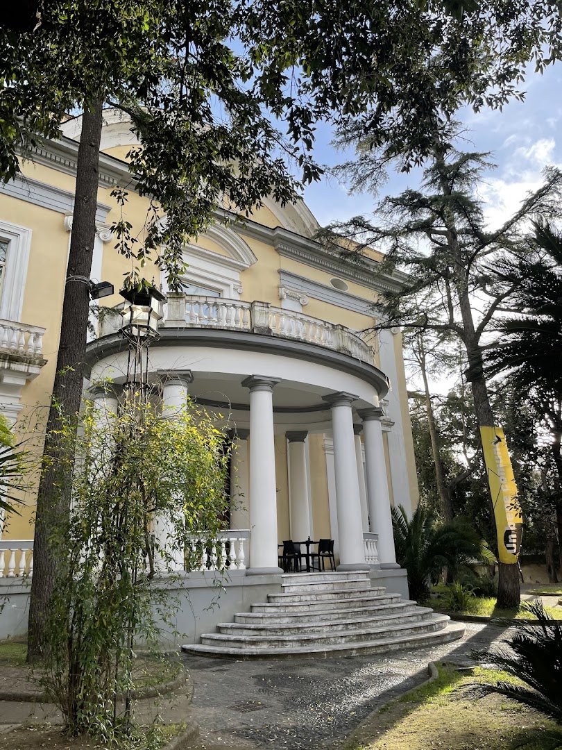 Dabliu Cafè Bistrò, Portici