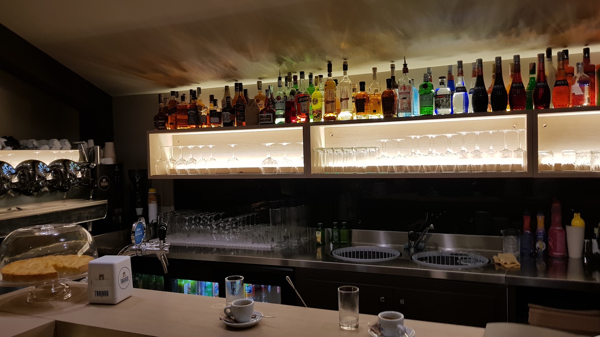 Dada restaurant & bar