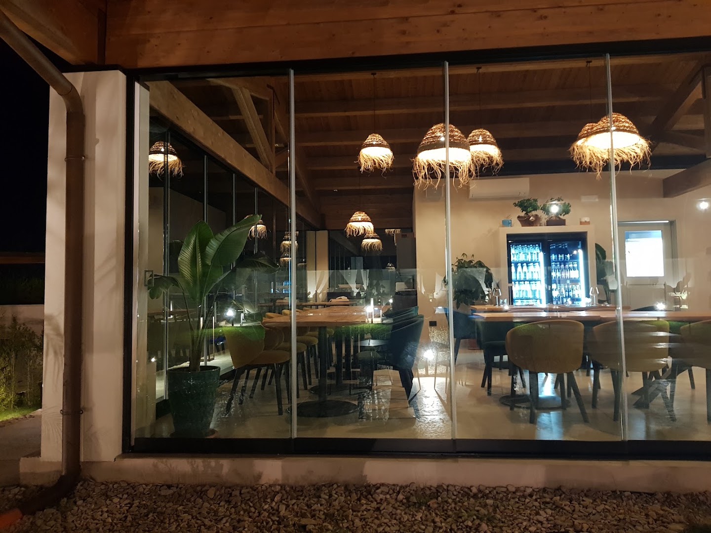 Dalesco suites & restaurant