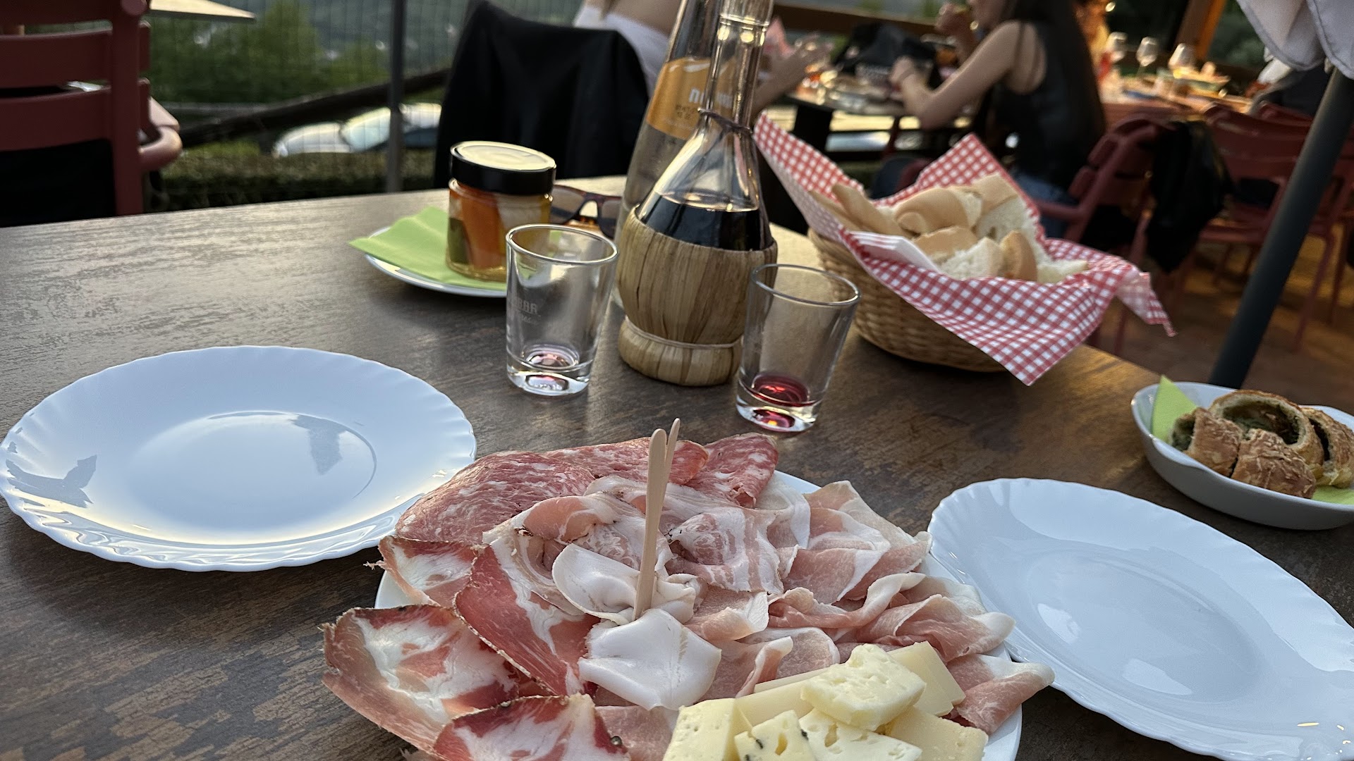 Dalla Teresa, Cinto Euganeo