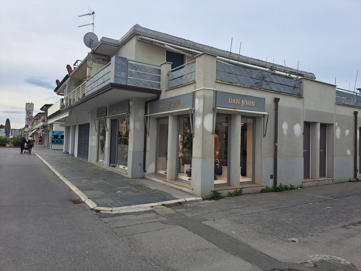 Dan John Viareggio Viale Marconi