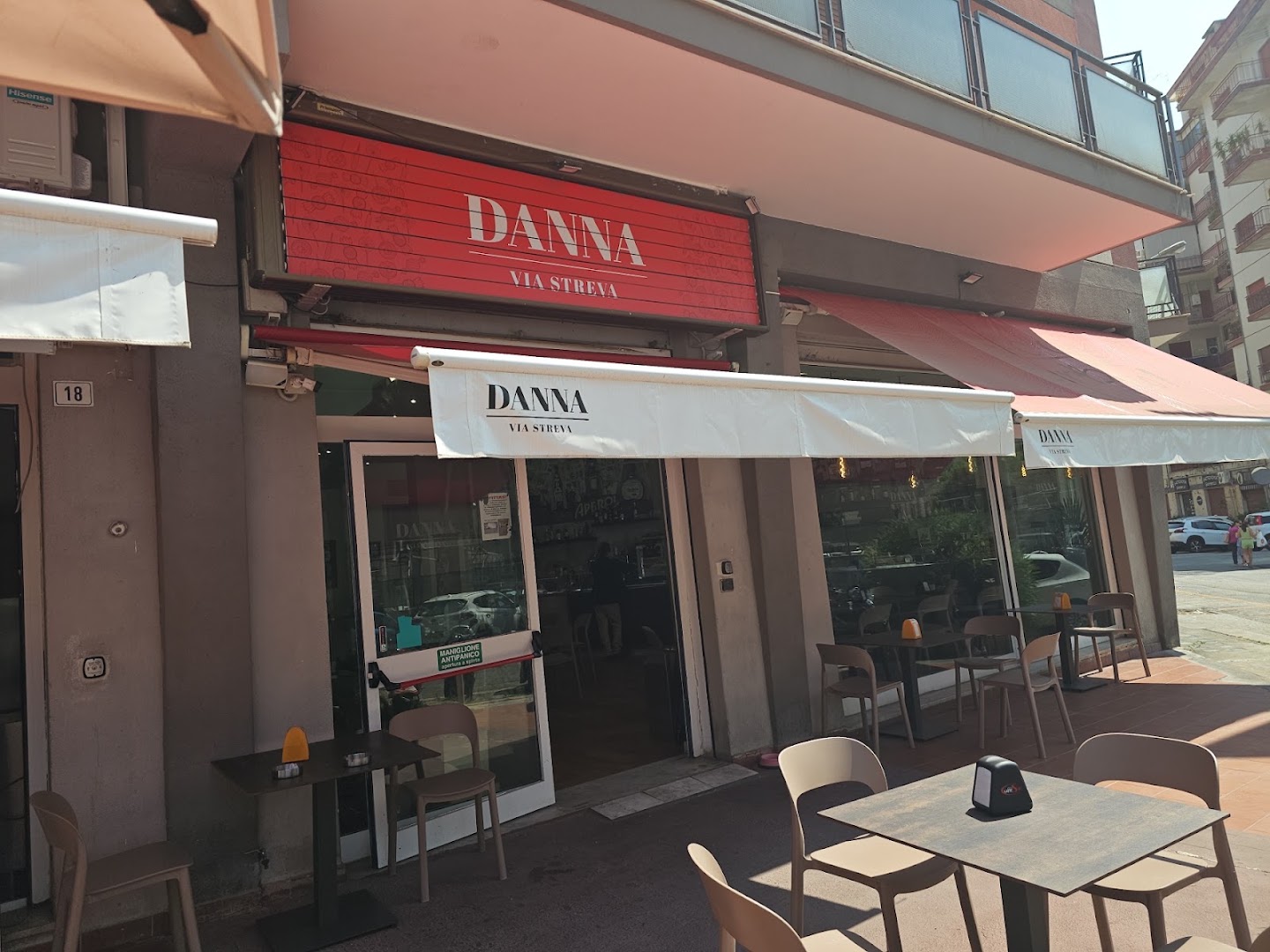 DannaLoungeBar, Palermo
