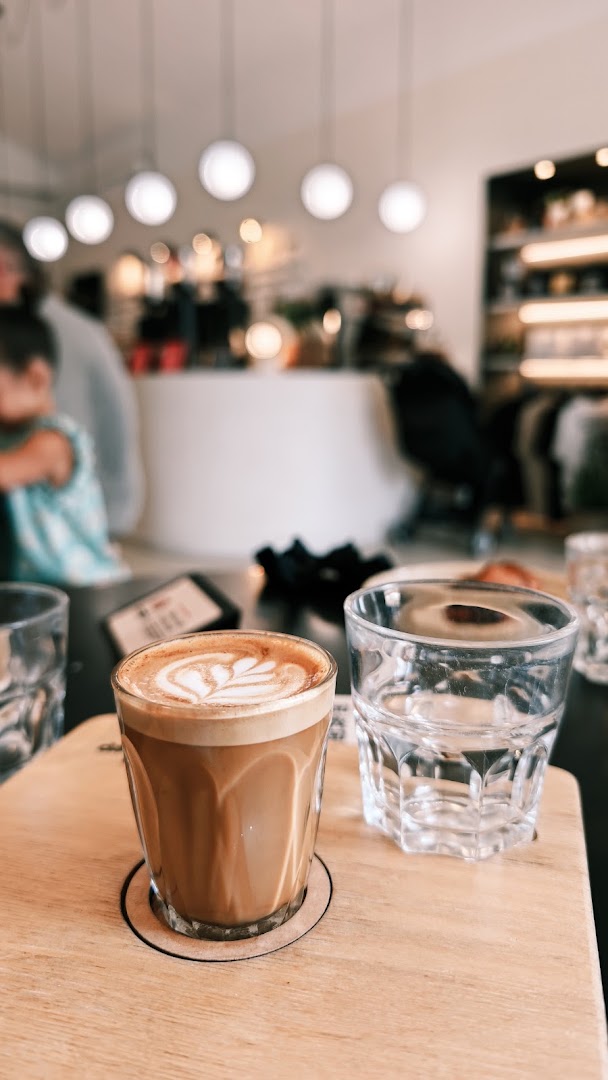 DAPPER Coffee | Specialty Coffee Bar