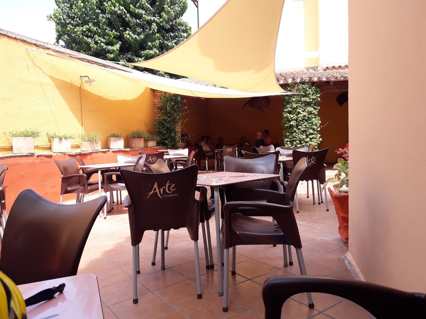 Dardani Café