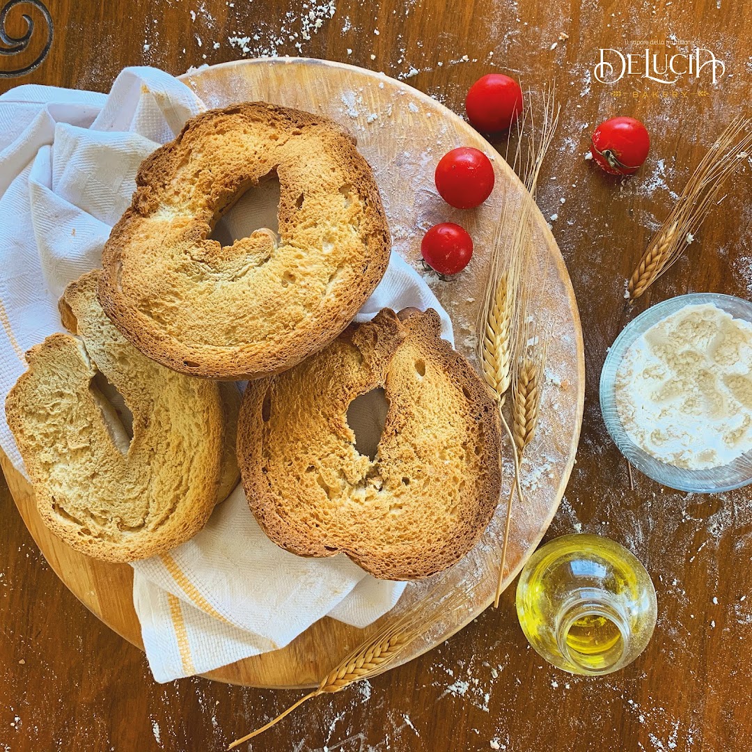 De Lucia Bakery