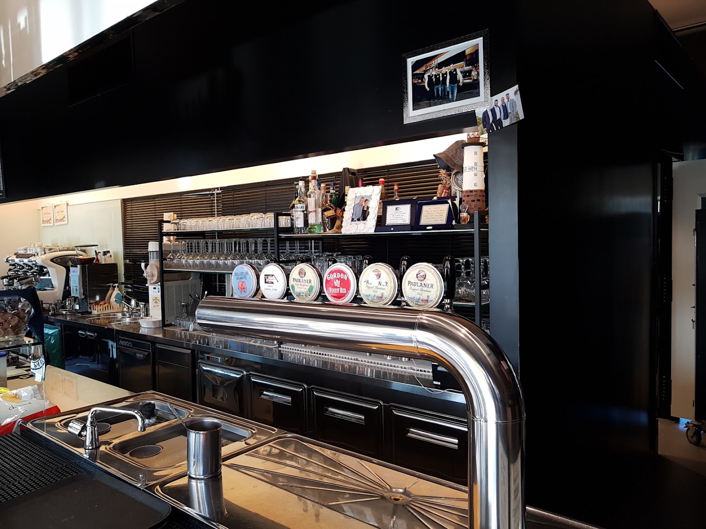 DECO Cafè Risto Pub