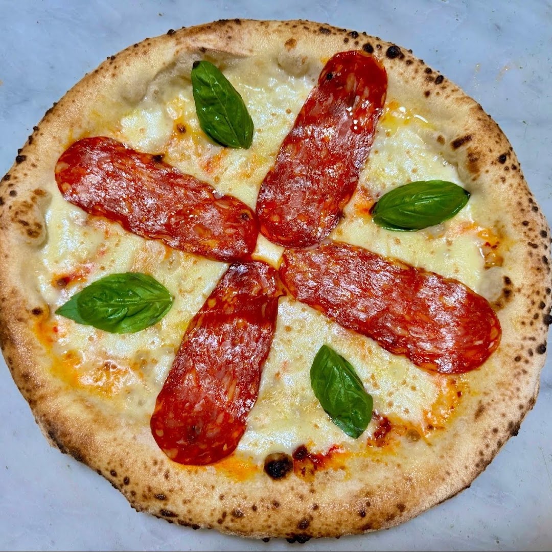 Del Pino, Cercola