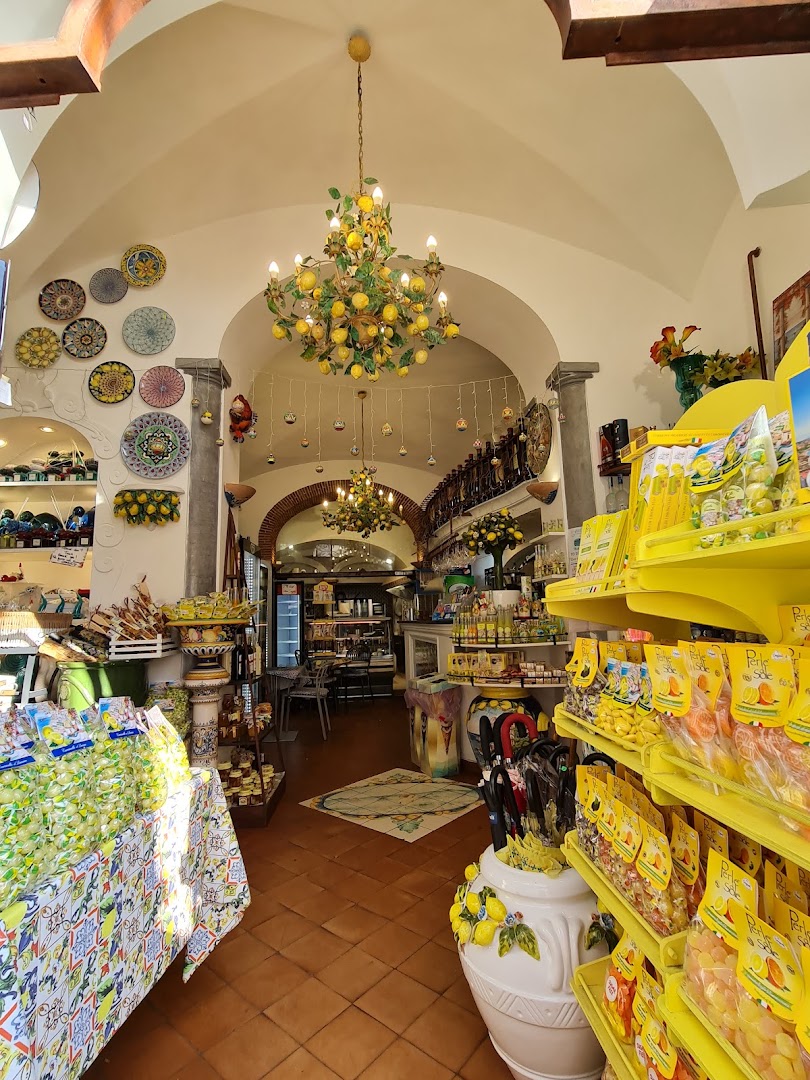 Delicatessen Di Cinque Emilia, Positano