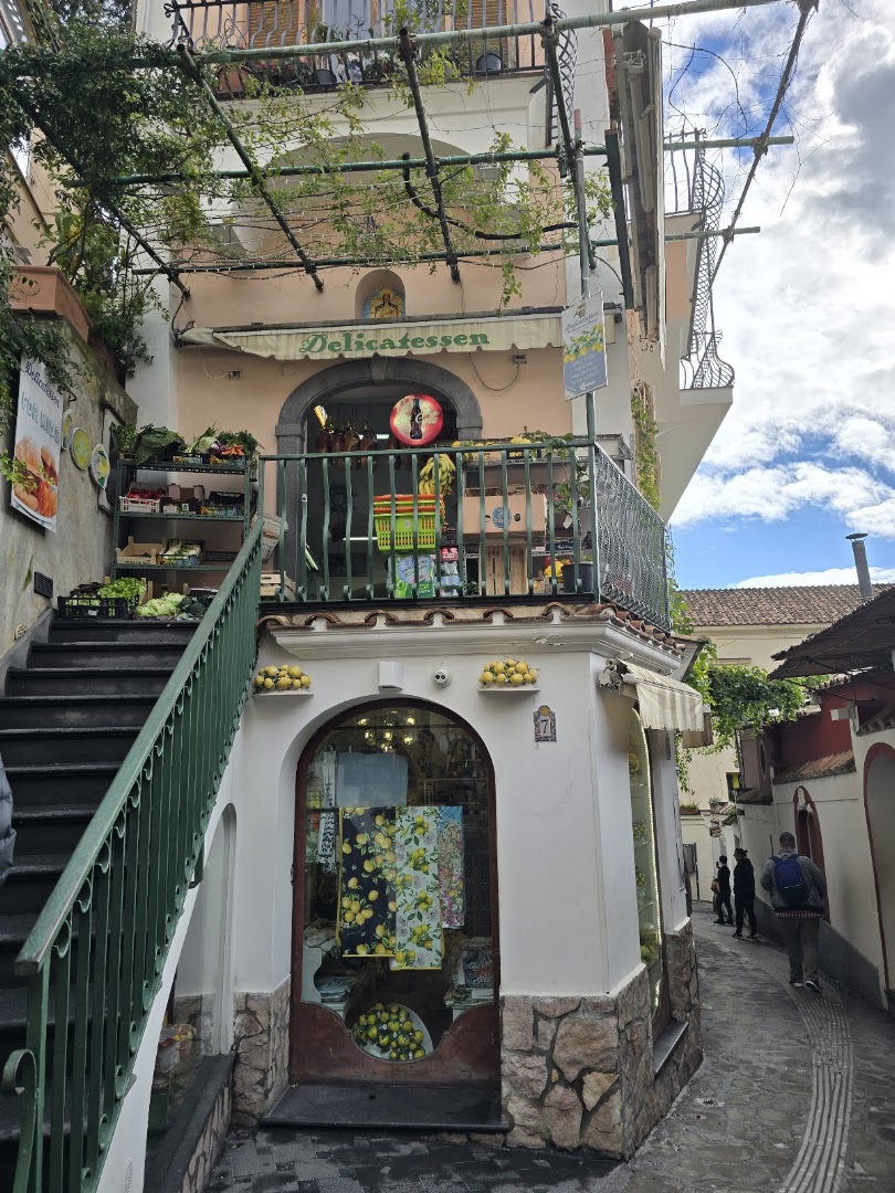 Delicatessen Di Cinque Emilia
