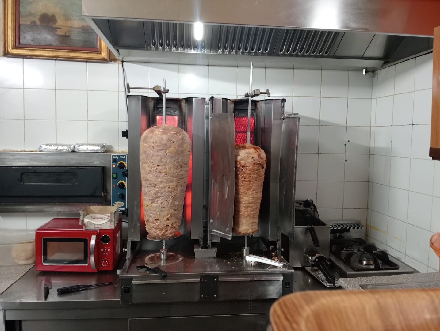 Delizioso kebab pizza