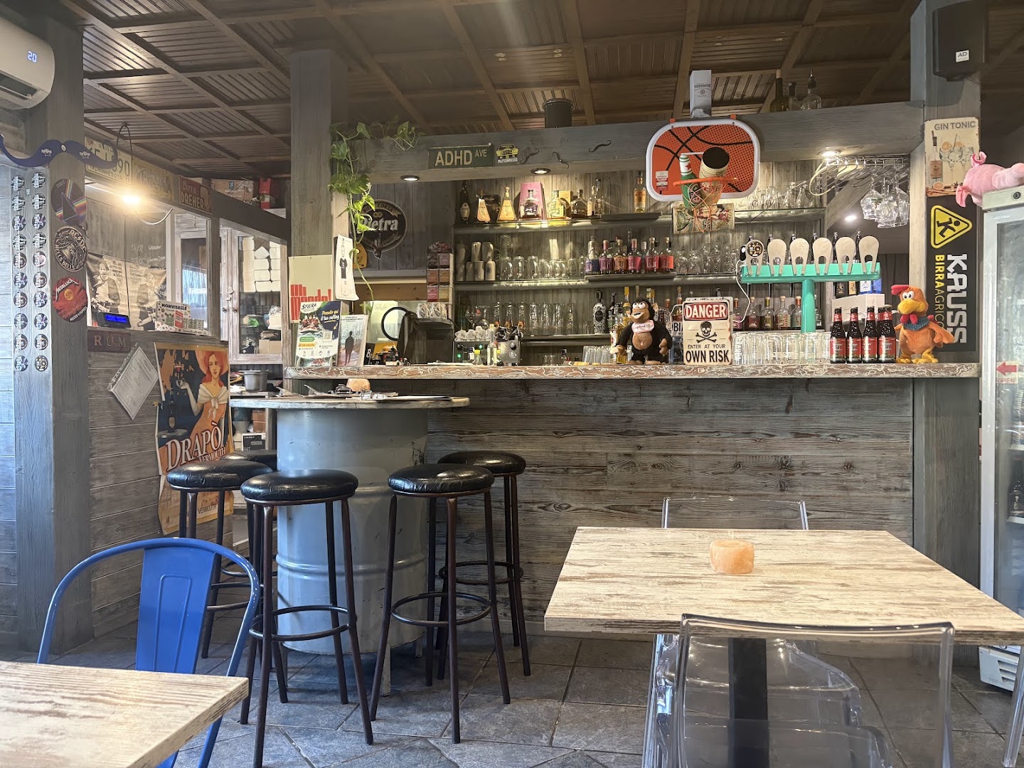 DENI PUB
