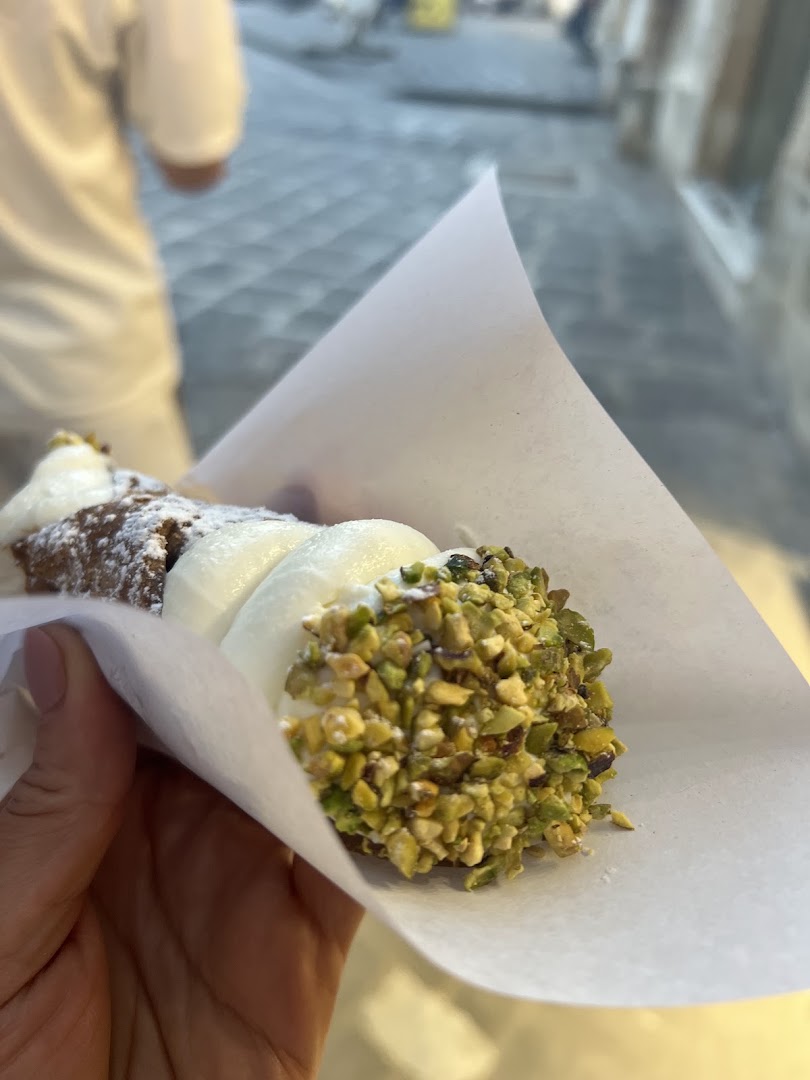 Dentro Ortigia Gelateria