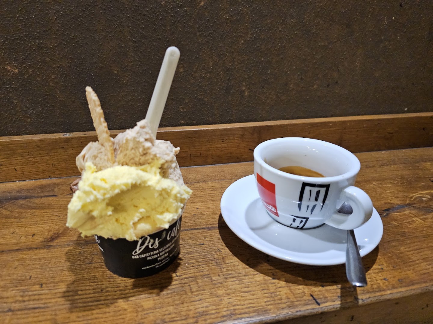 Des Café, Massa