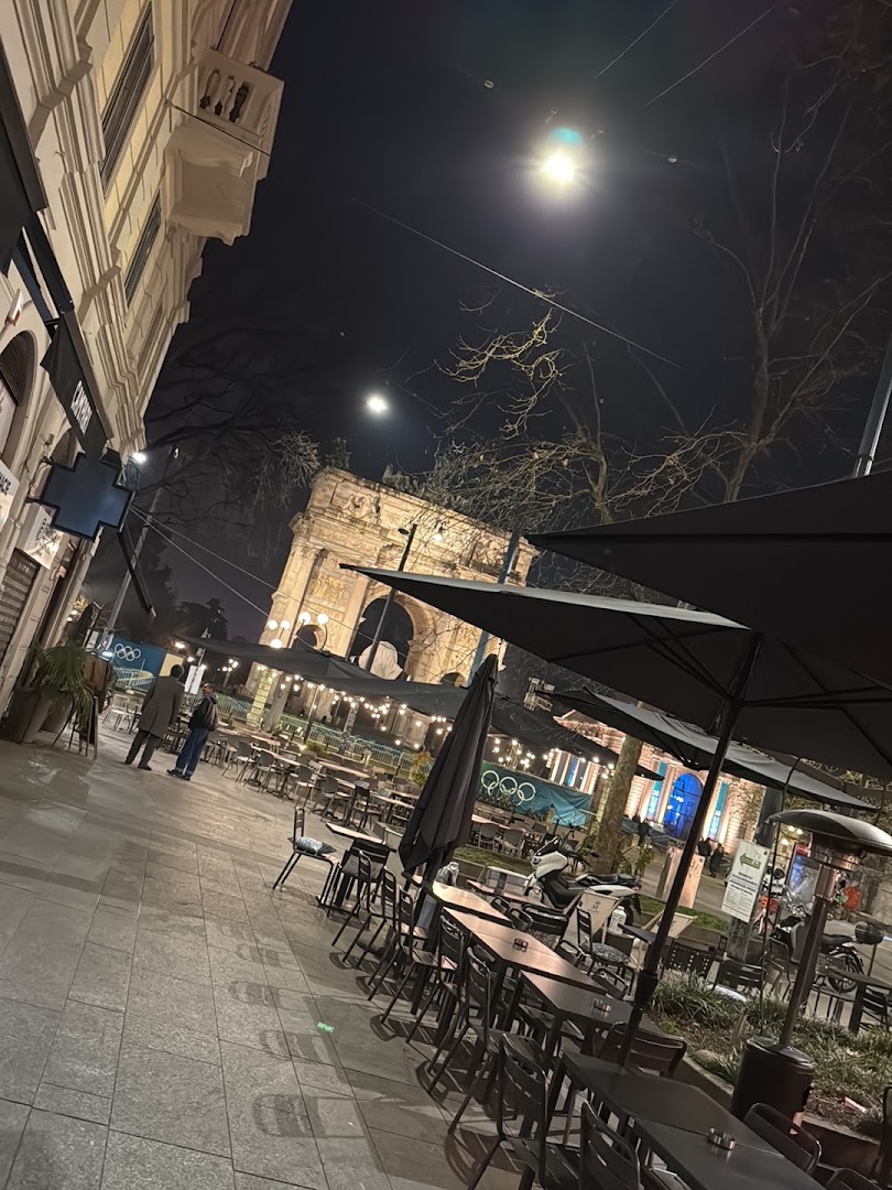 Deseo, Milano