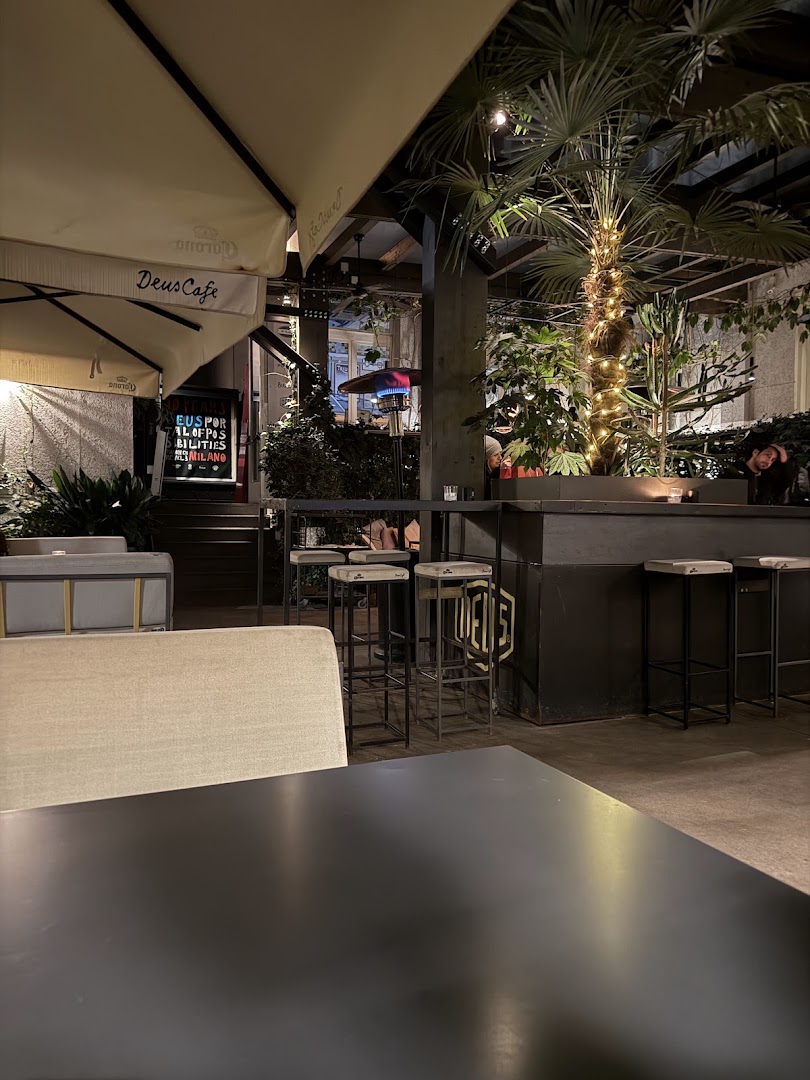 Deus Cafe Isola - The Portal of Possibilities, Milano