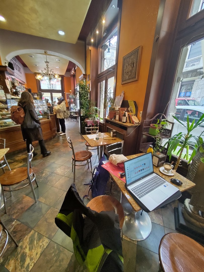 DHARMA CAFÈ
