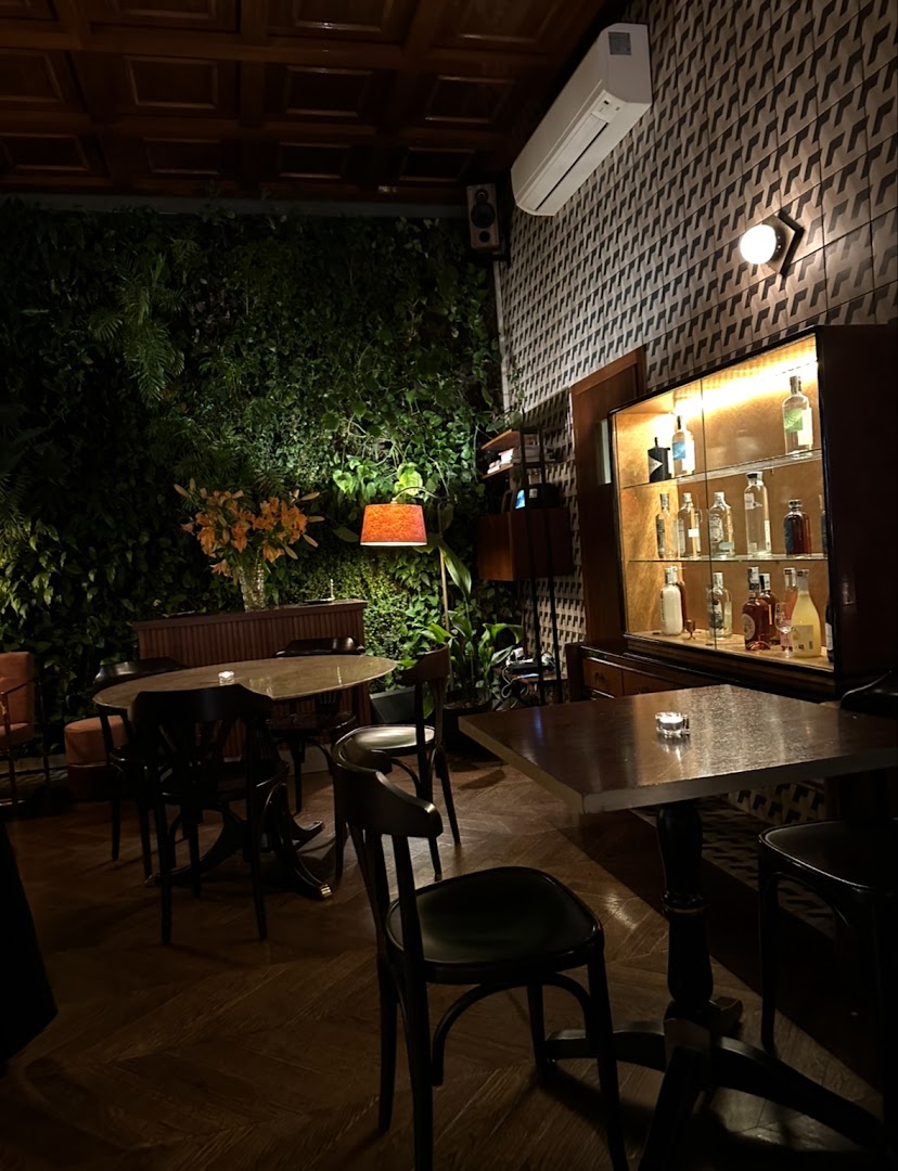 Dhole Milano