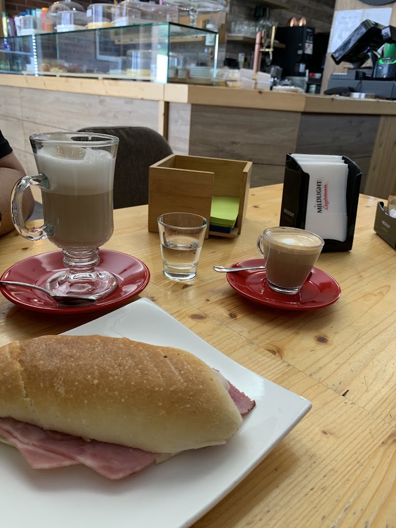 Di Lella Bakery