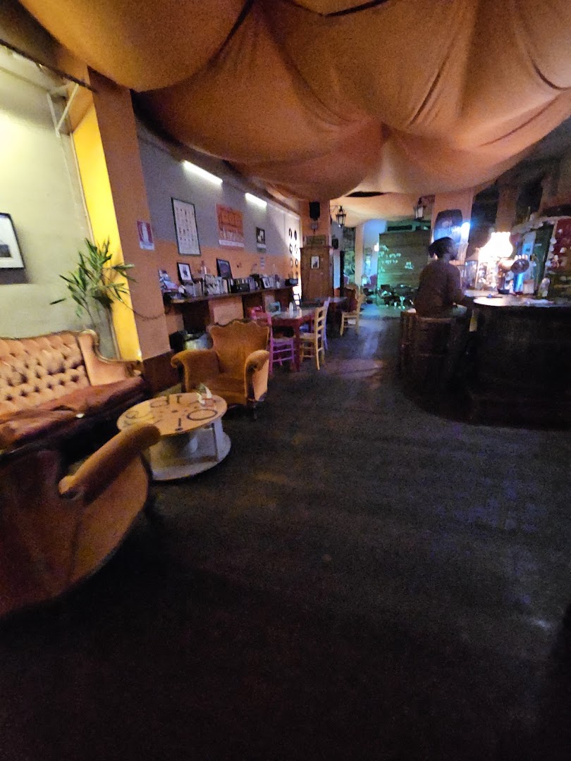 Di Noi Tre Pub