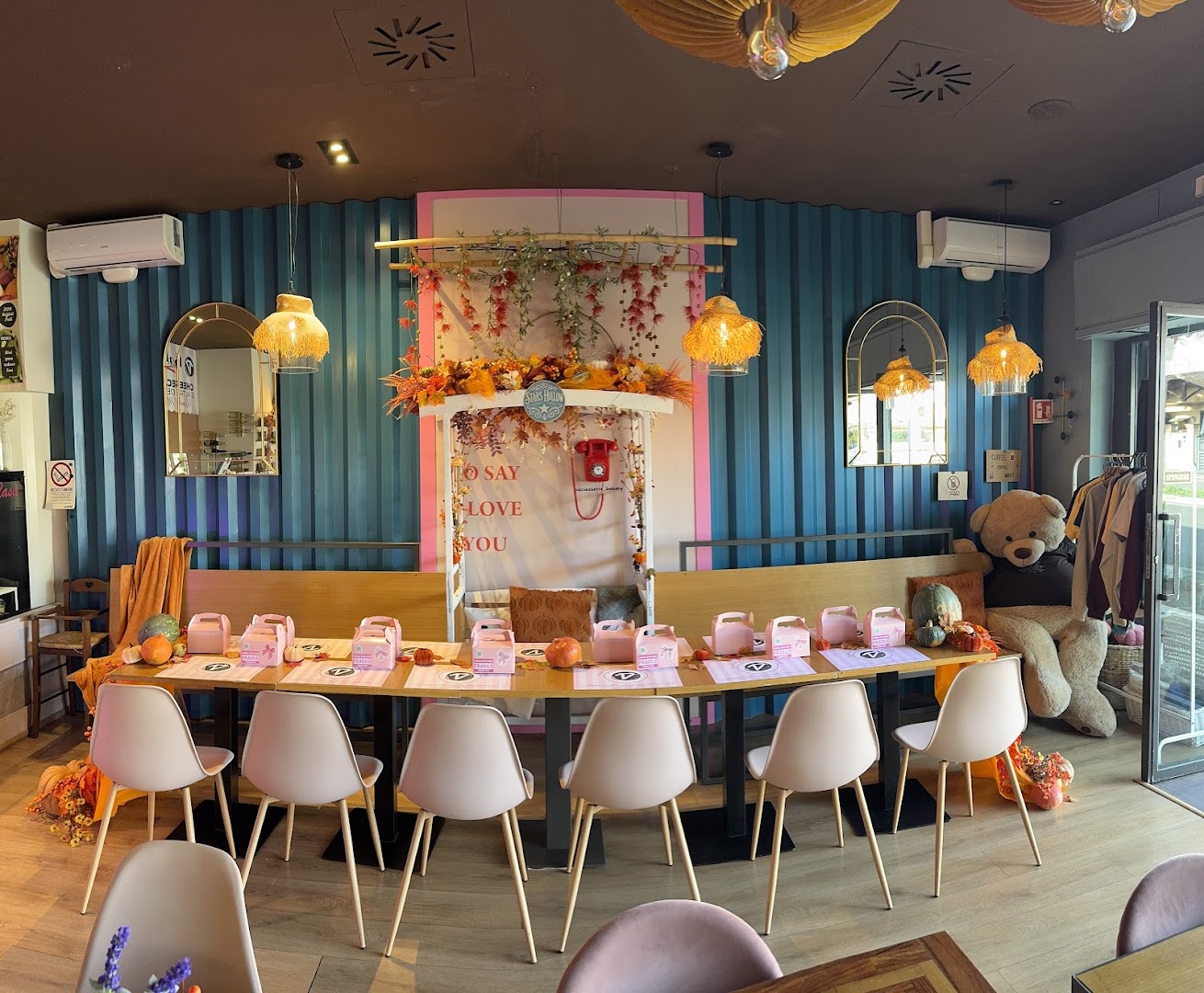 Diciassette Bakery • Gluten Free Bistrot