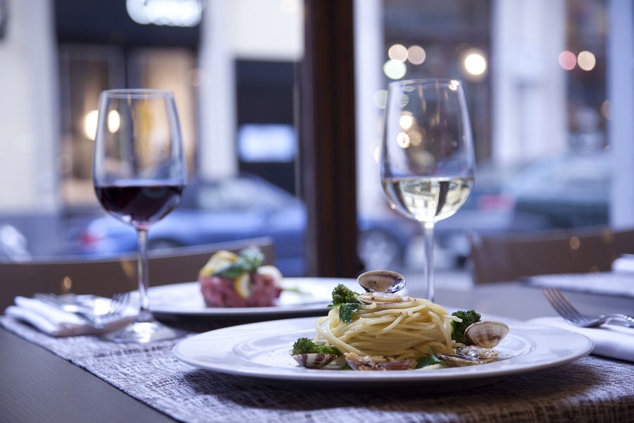 Diecicento Enoteca Ristorante con il vizio della Pizza