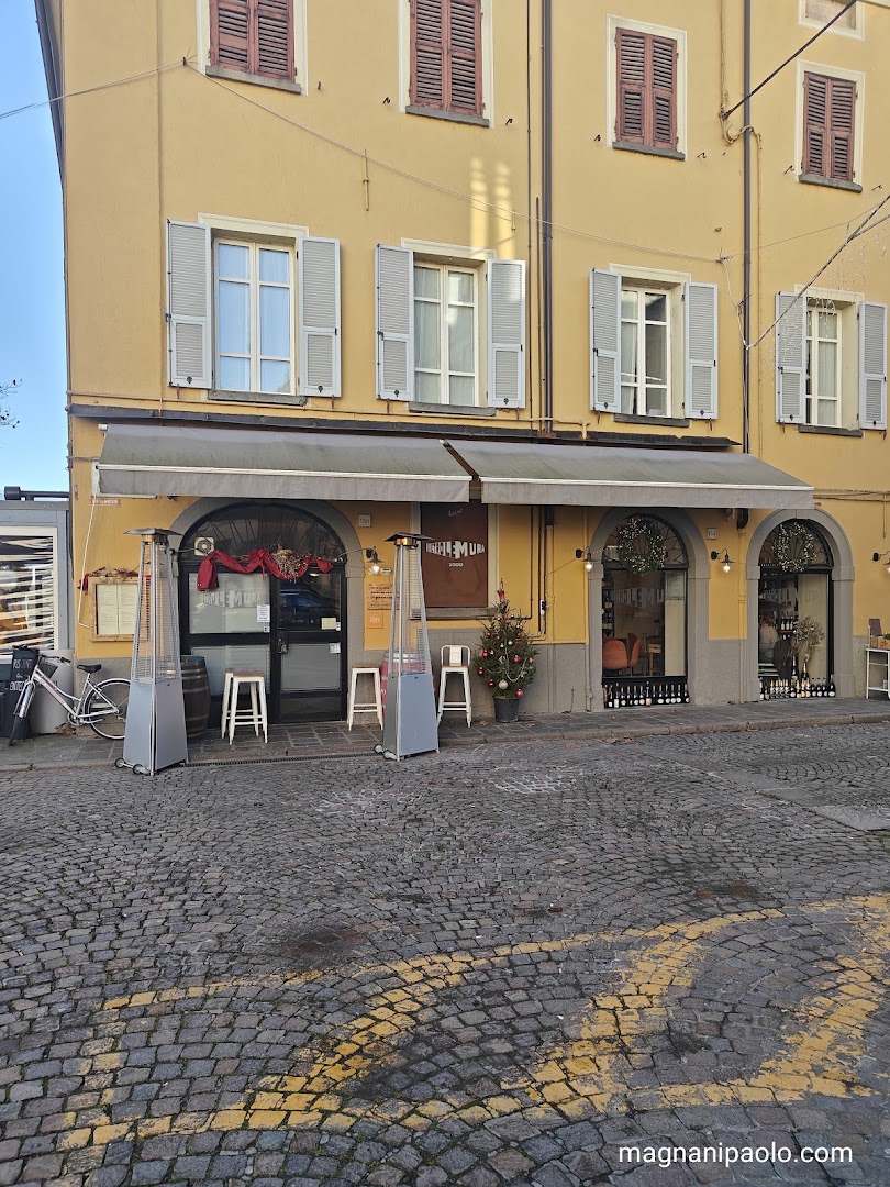 Dietro le mura