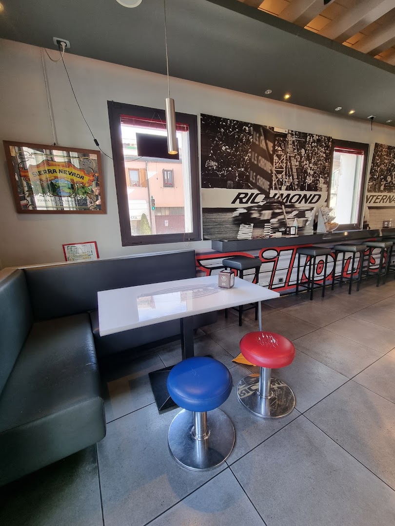 Dillon's coffee & fast food