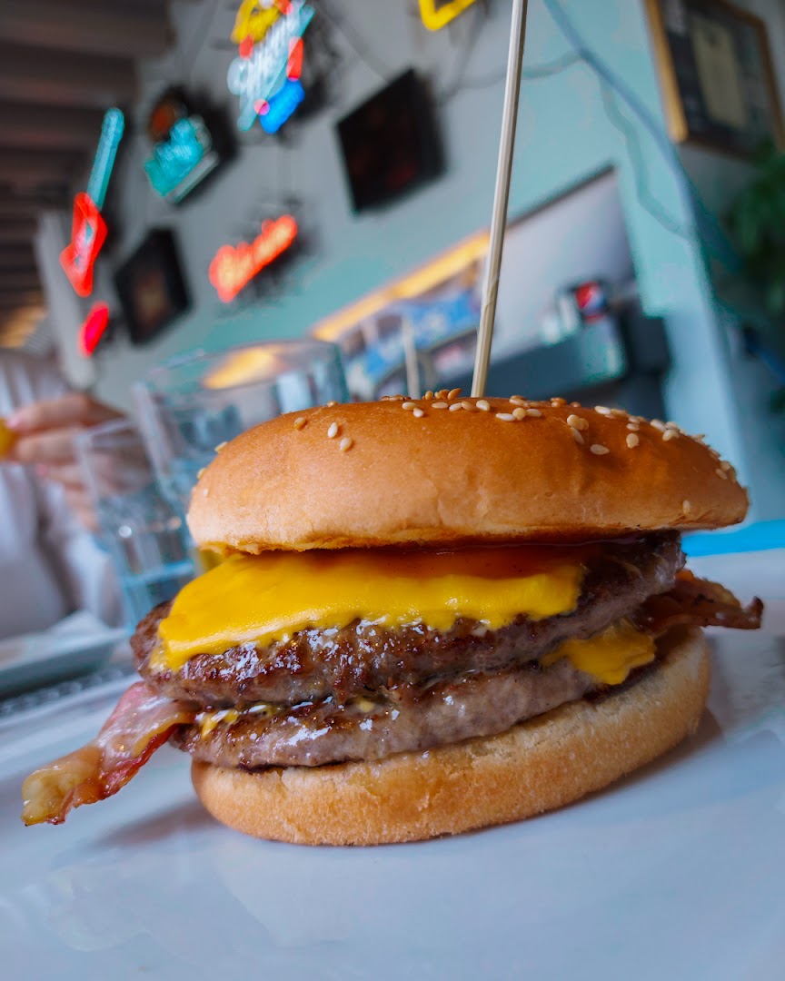 Dillon's coffee & fast food, Este