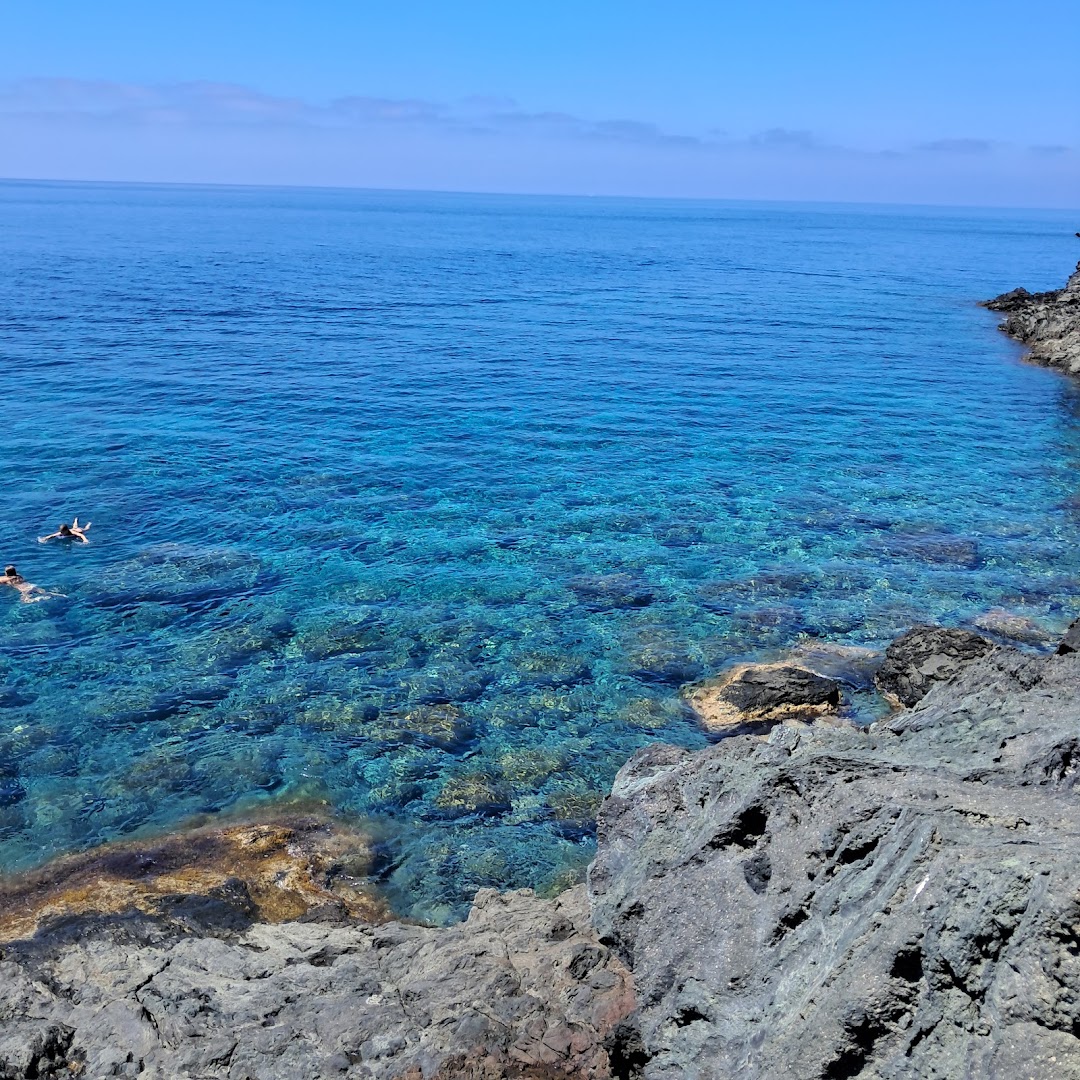 Discesa a Cala Nikà